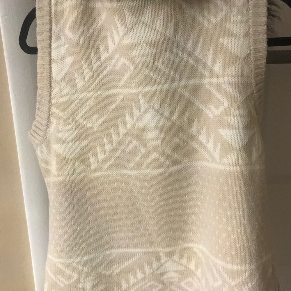 Thick Aztec vest - Picture 2 of 4
